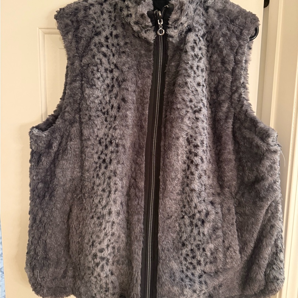 Reversible Black Quilted Vest with Gray Fur Trim